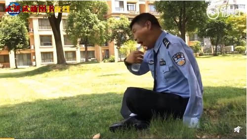 独臂警察.jpg